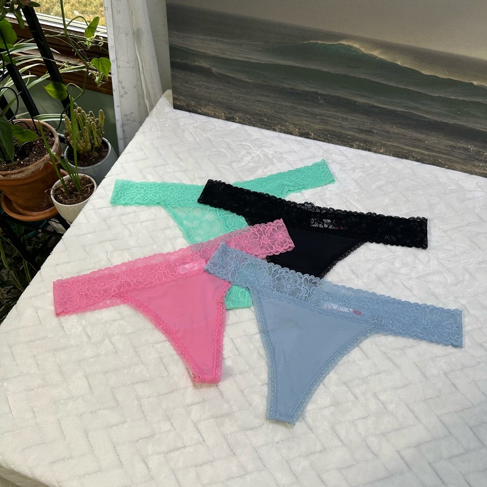 New $18 4 Pair No Boundaries Lace Stretch Thong Panties Black Blue Pink Green XL